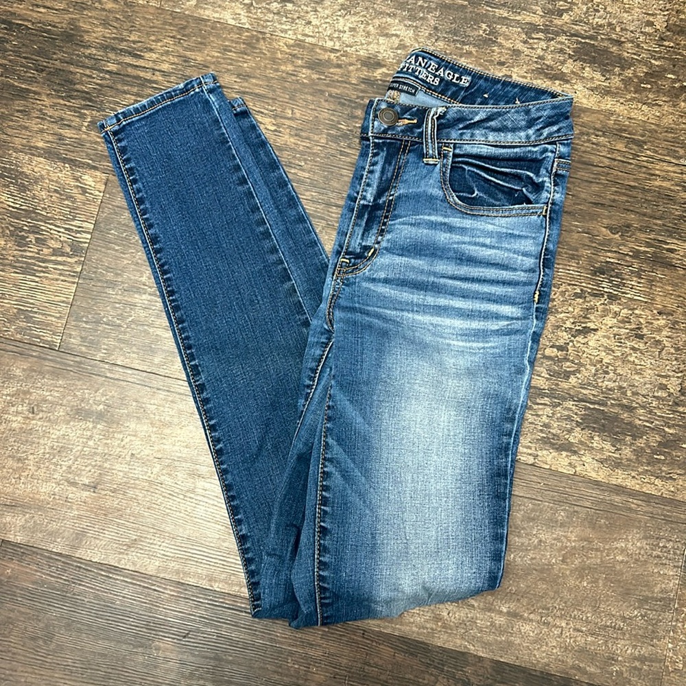 Women’s Size 6 Long Super Stretch High Rise Jean- can roll for shorter length